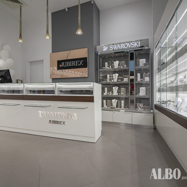 Meble jubilerskie na wymiar od producenta