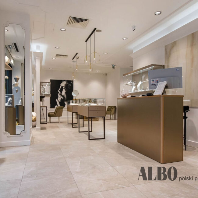 Meble sklepowe showroomowe na wymiar od producenta