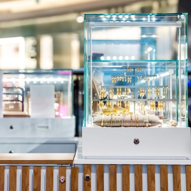 szklana gablota jubilerska